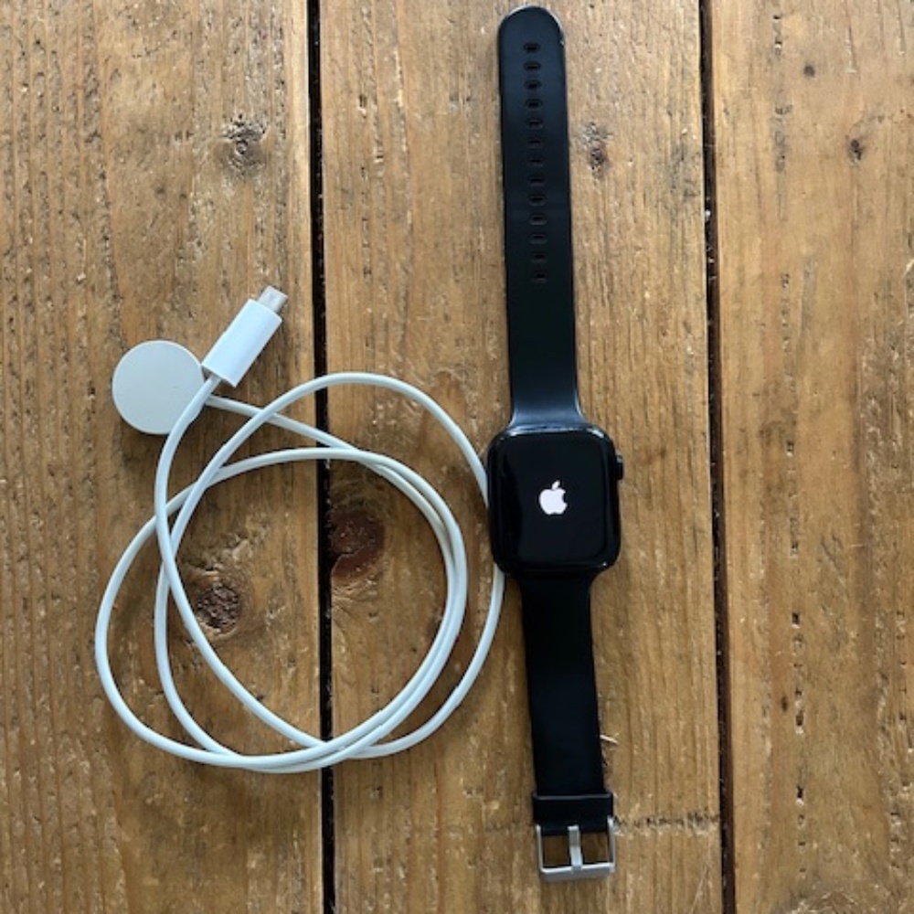 Apple Watch 8 GPS Aluminum 45MM